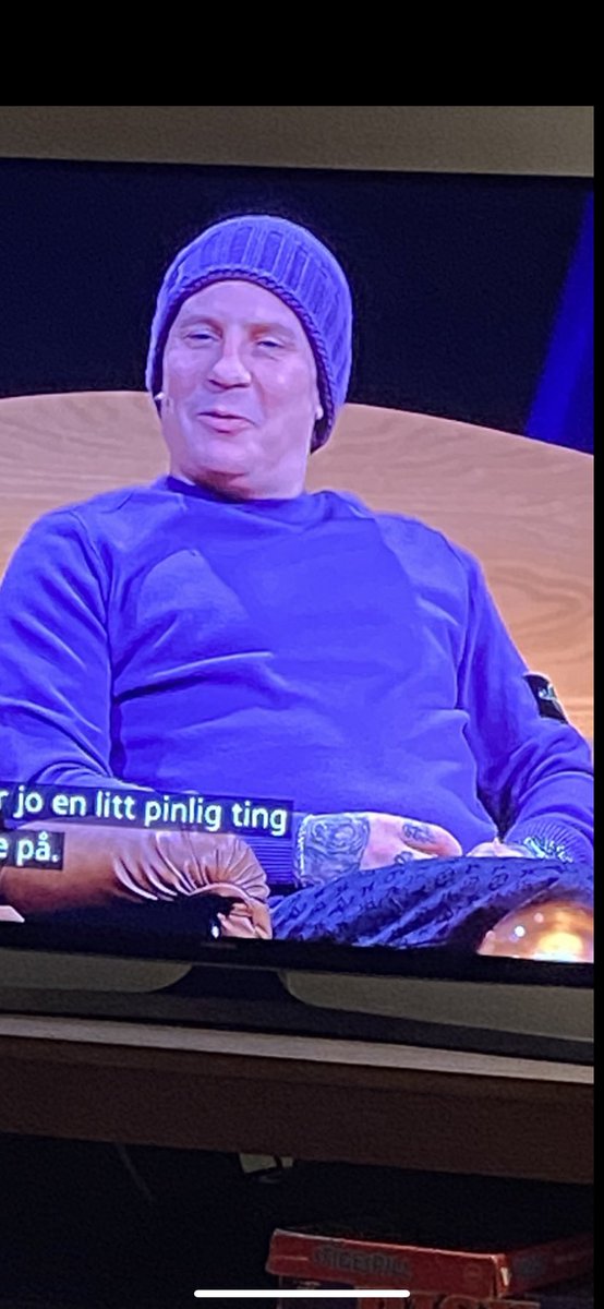 "Sulten" fra Tine reklamen og OnklP har minst 2 ting til felles, grafittikunst og lilla #DeNeste #nrk