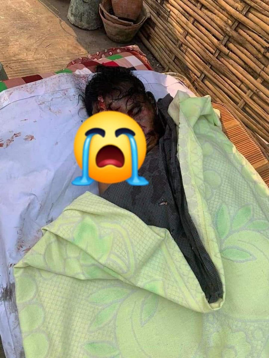 Tw // ⚠️graphic content // death // blood

The military terrorists brutally killed the two civilians from Thaketa around 12:45 a.m !!! Though one of the dead bodies was got back but another one wasn't got back!!! 

TOWARDS FEDERAL UNION

#WhatsHappeningInMyanmar
#Mar13Coup