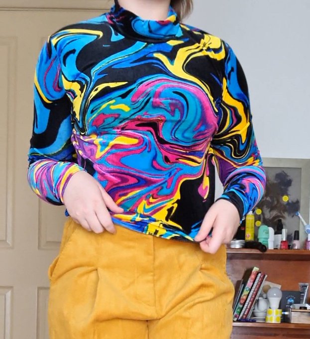 I'm in love with this shirt https://t.co/UsWbFS5Sdq