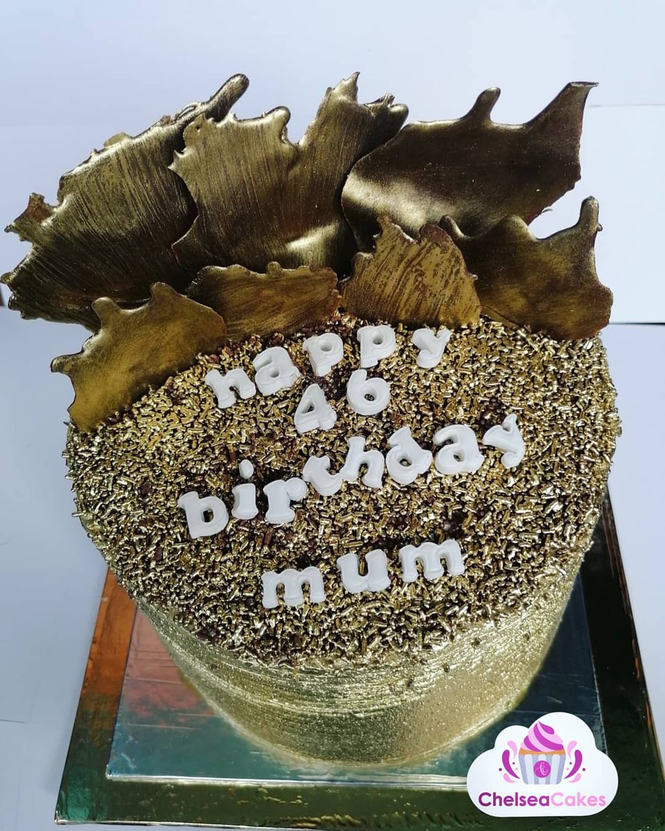 Chelsea_Cakes_'s tweet photo. Fluffy chocolate cake for a loved mum. #yummycake #fluffycake #chocolatecake #goldcake #goldairbrush #chocolateoverload #bulawayo #bulawayobaker #bakingfromscratch #zimcakeartist #zimbaking @redmarketsunday @zimleague @CulxureMagZim https://t.co/YuCqDoHB2e