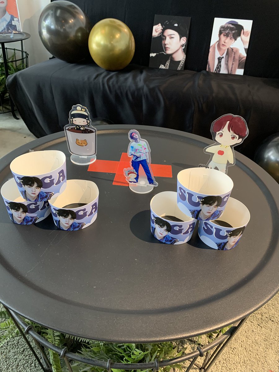 sqrdiary's tweet photo. thank you @bangtanqueenSG for hosting this event!! the decorations are super pretty 🥺🥺, the cupsleeve is cute too 🥺💗
#ForSUGA https://t.co/Xletfeq86c