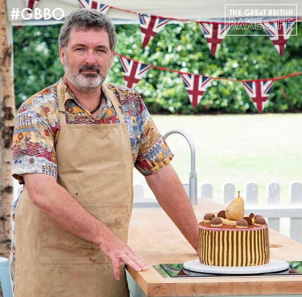 It's Saturday! Time to relax and get stuck into the weekend!

How about a Q&amp;A with Great British Bake Off star Marc Elliott to inspire you for your baking this weekend?

Check out the link below to read through the fantastic interview with Marc!

fwpmatthews.co.uk/blog/qa-with-c…