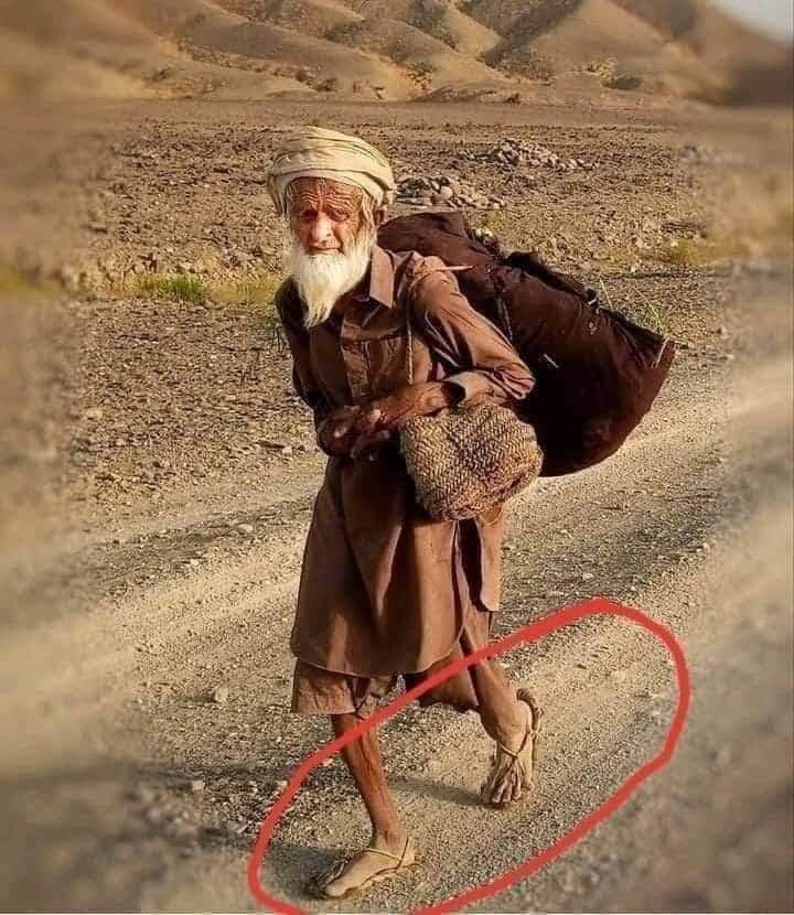 MeerAdeel8's tweet photo. ان گنت خونی مسائل کی ہوا ایسی چلی 
رنج و غم کی گرد میں لپٹا ہر اک چہرہ ملا 
ساجد خیرآبادی https://t.co/tQY1xV1ktf