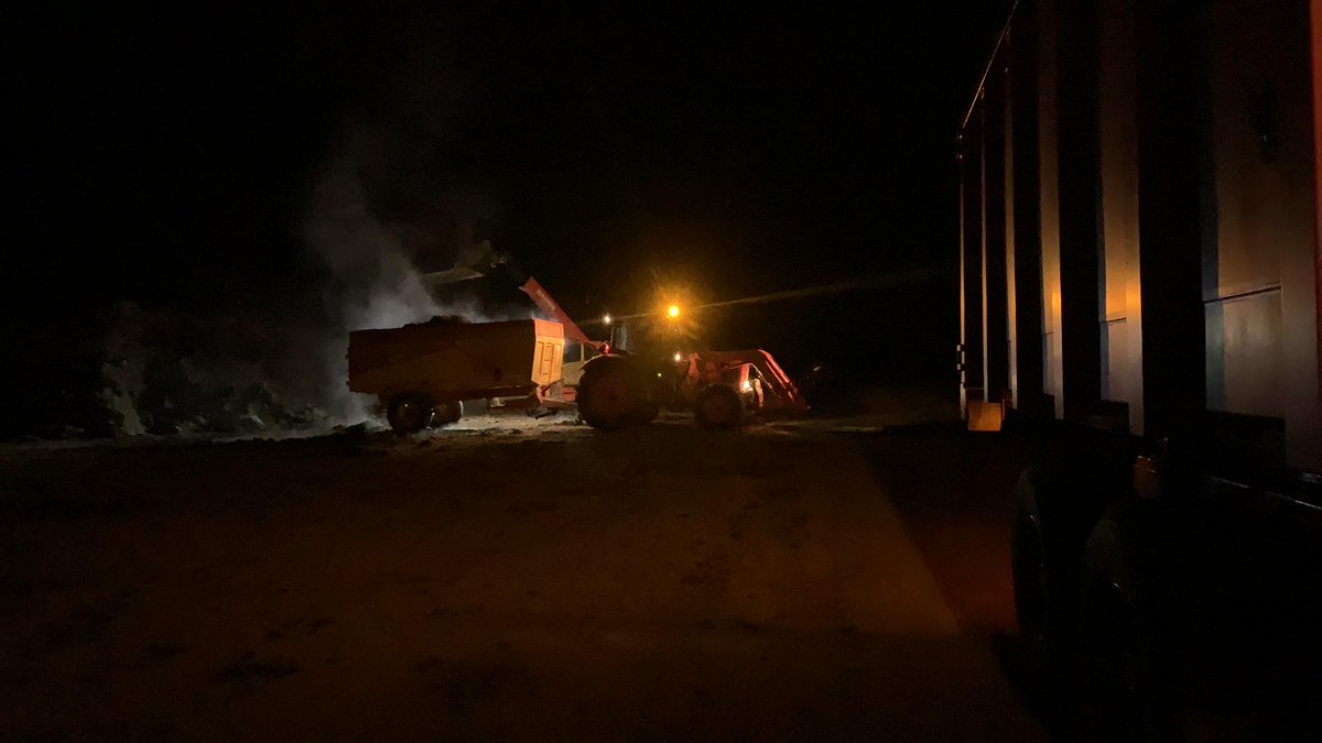 La colère des agriculteurs est grande car :
- la loi EGALIM censée fixer des prix justes aux agriculteurs n’est pas appliquée !
- côté Distribution, les chaises étaient vides à cette réunion !
