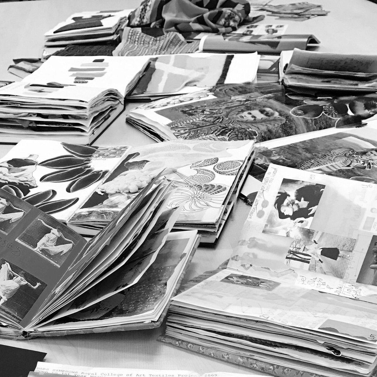 thejellyReading's tweet photo. HELP WANTED 
We're looking for creative young people aged 14-18 years old to work alongside our talented artists to test and feedback on workshop ideas. DM us by 31st March for more information. 

#YoungArtists 
#ArtistDevelopment 
#ArtIsEssential https://t.co/mGed8ryNwR
