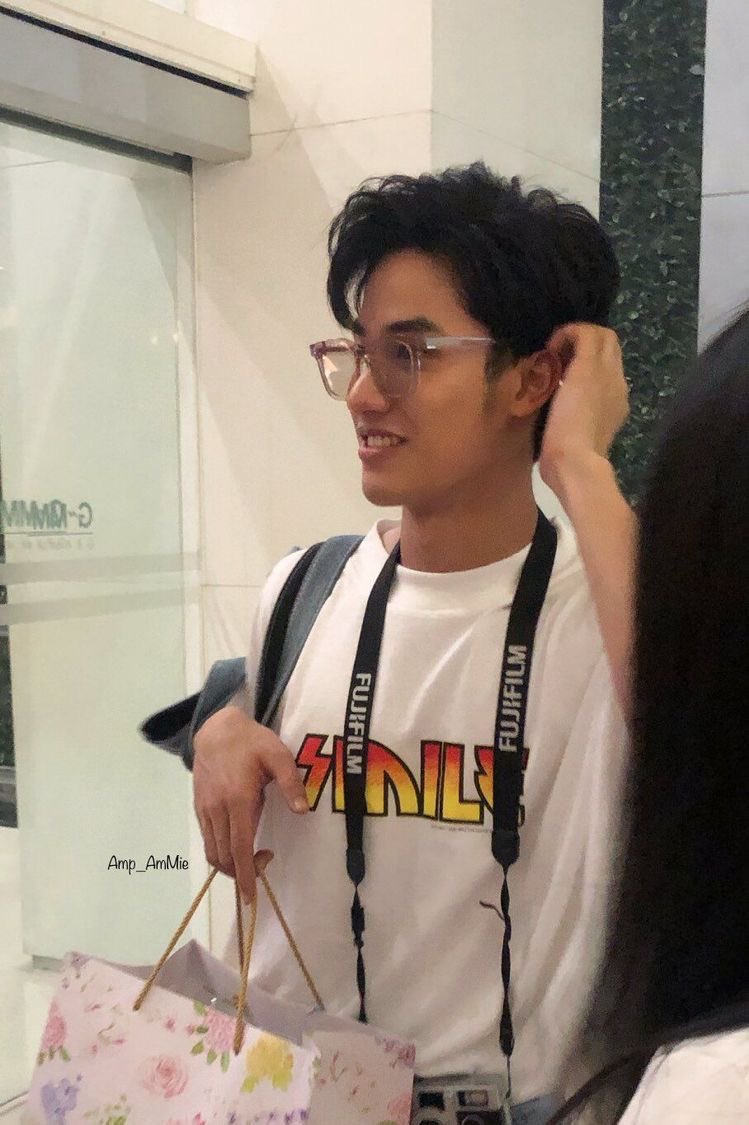 hes so attractive what thefuukckckc