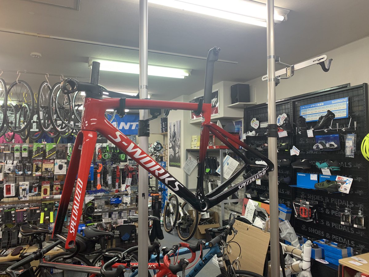 Cb V Twitter Dhバーに買い物袋がぶら下げ辛かったんですかね