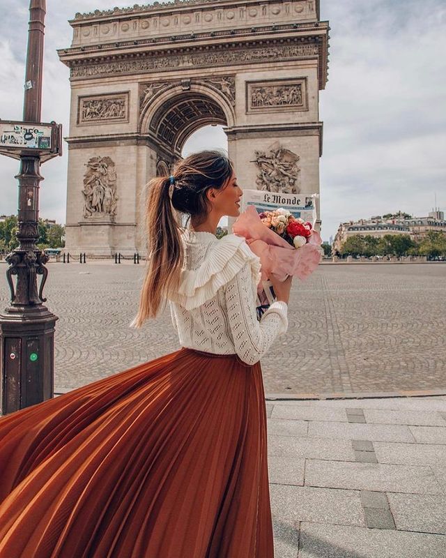 Flowers from Paris 💐 
#parisvibes #parisstyle #parisianvibes