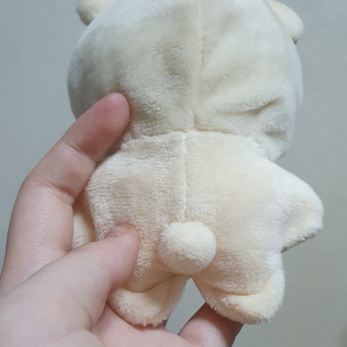 pou_0524's tweet photo. 사진으로 볼 때도 너무 귀여웠는데 실제로 보니까 더 사랑스러운 거 있죠ㅠㅠㅠ 크기도 한 손에 딱 들어올 정도로 작고 이쁘고ㅜㅜㅠ 이뻐서 심장 부여잡고 울고 있어요ㅠㅜㅠ
@10cm_hyuk https://t.co/P6QMpKKDgB