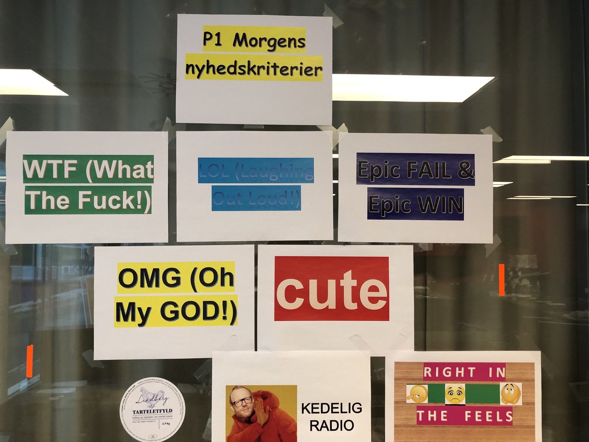 På besøg hos P1, hvor jeg faldt i staver over denne collage. Kan jeg mon være udvalgt på grund af min cuteness, når emnet var årsopgørelsen?