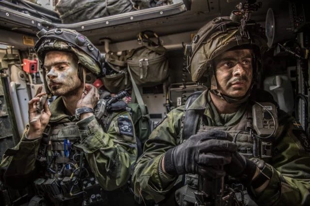 Tonight, Titan will be recapturing enemy held towns with the help of Hammer, freeing the local population. Stay tuned this evening for screenshots and stream links so you can be part of the action! #48mi