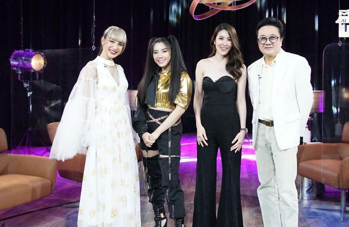 Chametwinny's tweet photo. เมื่อกี้ใครได้ดูบอสบ้างยกมือขึ้น ☺️💐✨💐💐 ใครไม่ทันตามไปดูย้อนหลังกันนะค้าา 
•
@chameofficial @CheerNy14 
#CHAMETHAILAND #CHAMESyeSPlus #ช่อง3HD #เชียร์ฑิฆัมพร #วันเดอร์เฟรม #ตีสิบเดย์ https://t.co/GO4OdHxL5H
