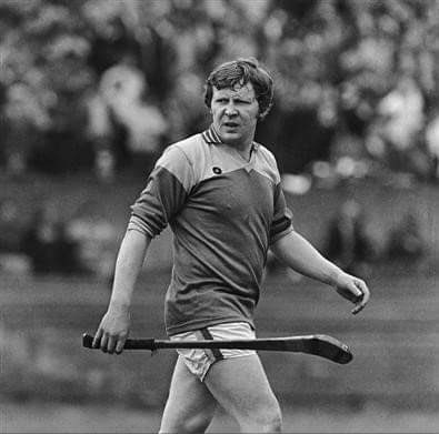 Tonight on Rathnure Trackstars 

An interview with this legend to recall a great career. Starting from 8pm in what is sure to be a great night.

#Trackstars #backontrack