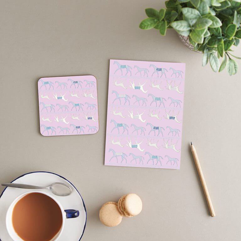 Fab little gift idea for a friend, relative or neighbour; Moody Mares matching coaster and card. 🌸🐎🌸

decklededge.co.uk/product/moody-…

#UKGiftHour #UKGiftAM #shopindie #giftideas #horsegifts