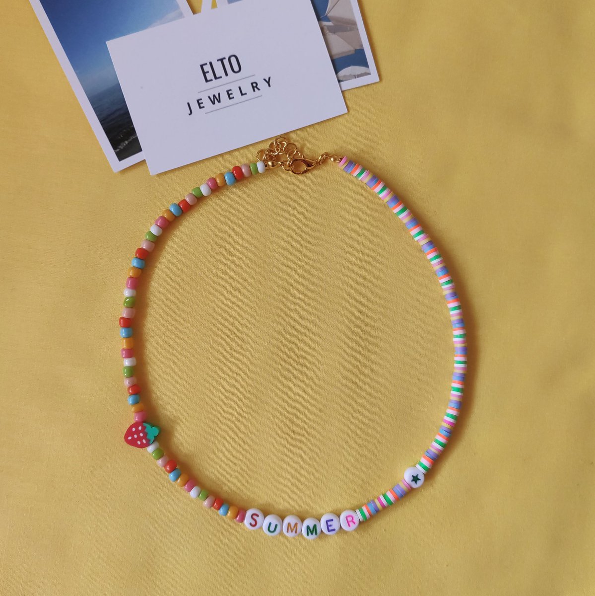 Fimo ve boncuk uyumu ile "Summer" kolyemiz ✨ 
Yaz aylarının vazgeçilmez kolyesi olmak için hazırlandı 💛✨ 

.

#fimokolye #fimoboncuk #handmade #kolyetasarim #kolyekombin #kolyemodası #kolyetasarım #kolye #handmadejewelry #jewelry