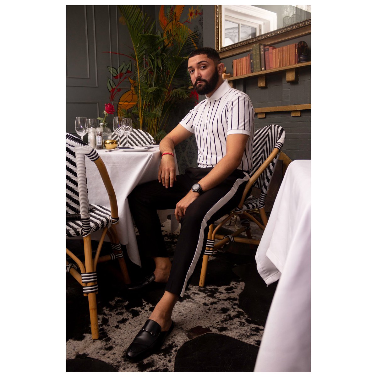 SurendranReddy's tweet photo. Model: @ShirazReddy
Dressed by: @Markham_1873
Photographer: BoyBehindTheLens (@SurendranReddy )
#menswear #personaltouch #makeyourmarkvdj #proudlysouthafrican #wkndfresh #mkmstyle #hotelduparc #staycation https://t.co/rk7l9rGUmq