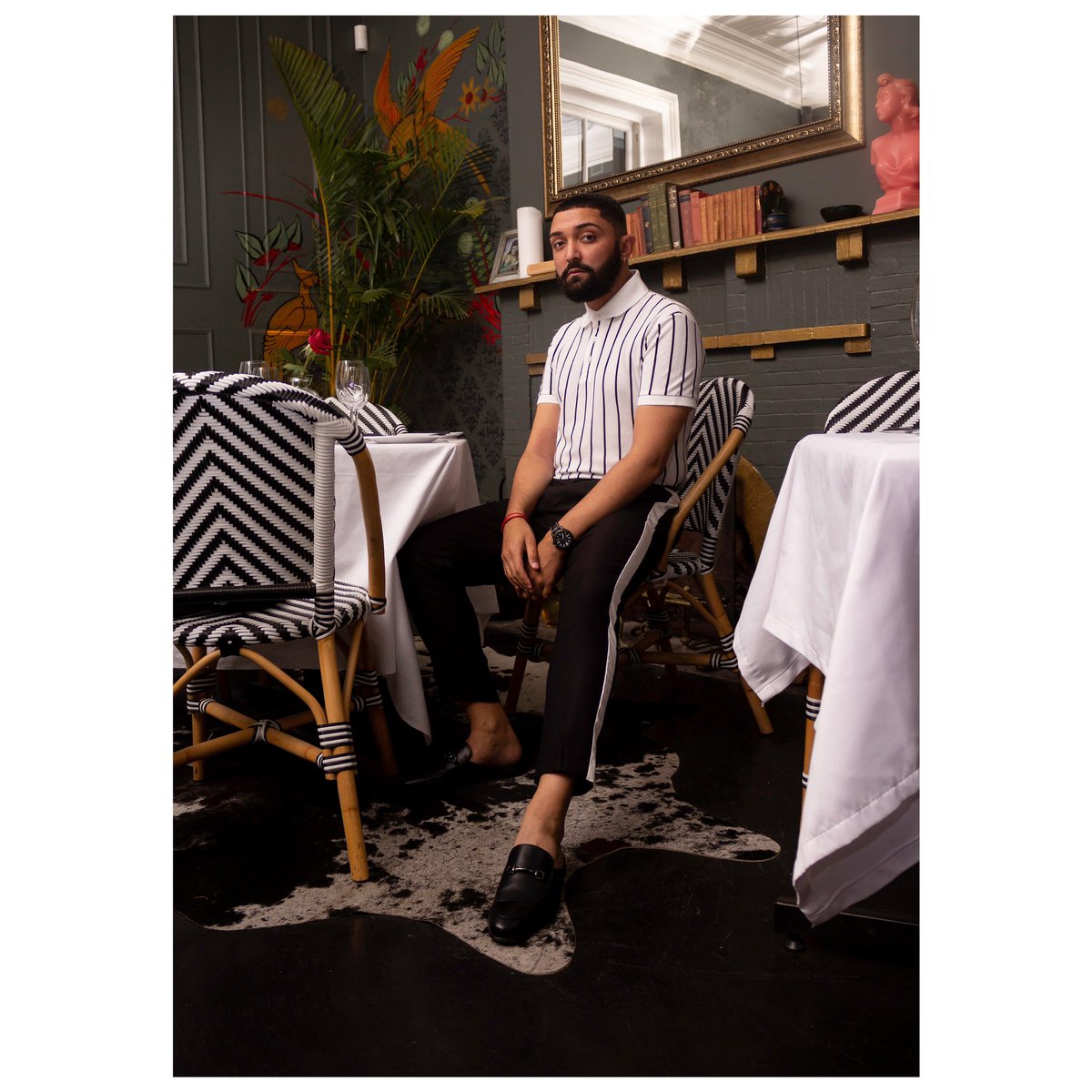 SurendranReddy's tweet photo. Model: @ShirazReddy
Dressed by: @Markham_1873
Photographer: BoyBehindTheLens (@SurendranReddy )
#menswear #personaltouch #makeyourmarkvdj #proudlysouthafrican #wkndfresh #mkmstyle #hotelduparc #staycation https://t.co/rk7l9rGUmq