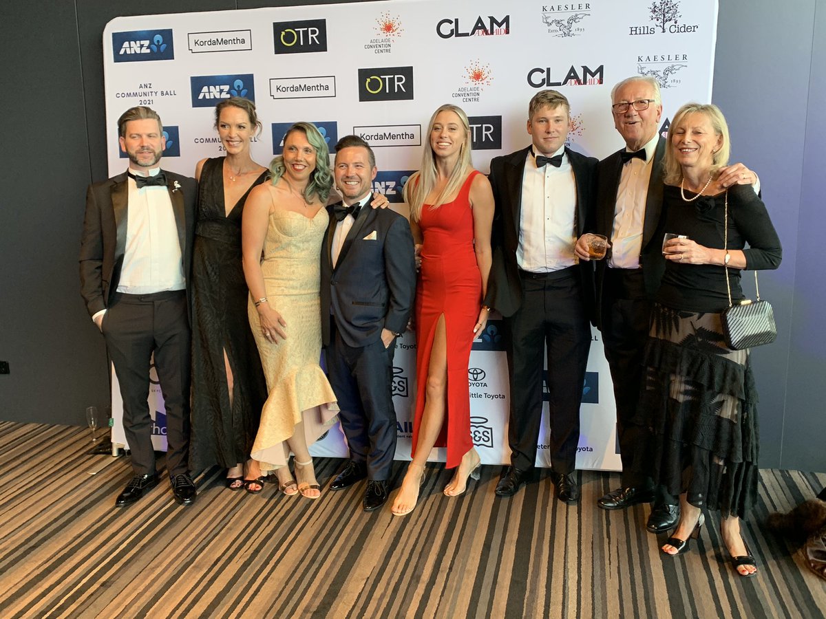 Great to be at #anzcommumityball with #dowiedoole going to be a great night! <a href="/bprinaldi/">Brendan Rinaldi</a> <a href="/wilsonsaAnz/">Darren Wilson</a>