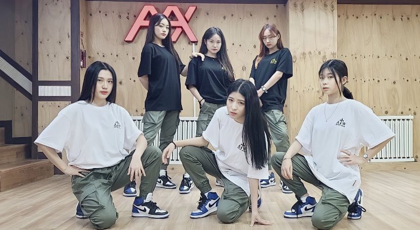 KpopGirlzBands1's tweet photo. En una entrevista reciente, el CEO de #AMXEntertainment reveló que abrió su agencia porque le gustaría formar una empresa ética.

Dijo que le gustaría que su empresa fuera diferente a las que maltratan a sus artistas o disuelven sus grupos

https://t.co/0a21MSPzCf y @nugupromoter https://t.co/vFBthKy354