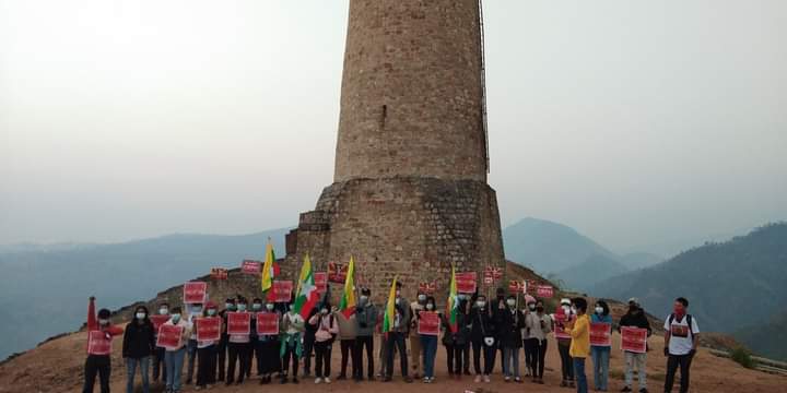 IchiiJ's tweet photo. TOWARDS FEDERAL UNION
Locals are protesting against military dictatorship (Myanmar Terrorist Organization)and calling for R2P at Smoke Pillar area in Namatu Township ( နမ္မတူမြို့).

#Mar13Coup 
#WhatsHappeningInMyanmar https://t.co/GypAwXfwDZ