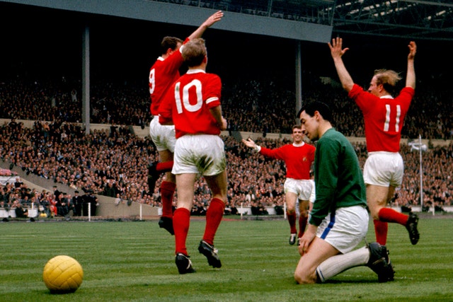 LCFCprogs's tweet photo. #FosseGold ๐ฆ
25th May 1963
#MUFC v #LCFC: A trip to #Wembley awaits today's winners. Let's hope we're not feeling like Banksy by the final whistle...
FT: 3-1
#FACup #GordonBanks #MattGillies #ColinAppleton https://t.co/L250bT0H4o