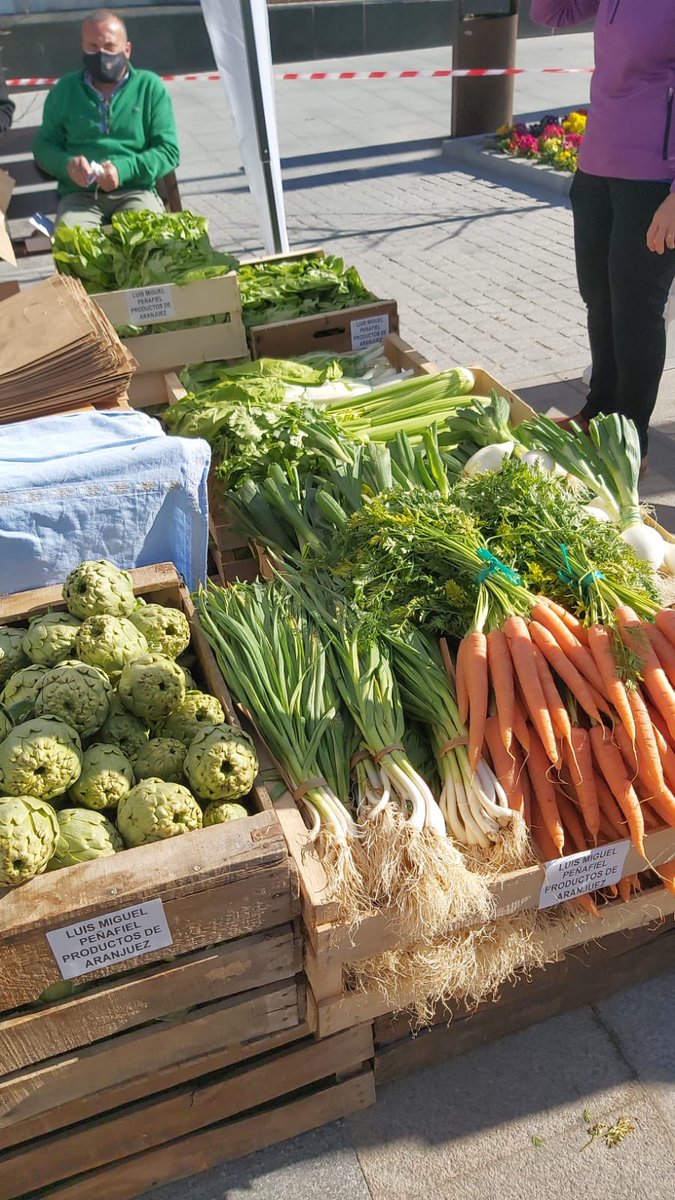 Ayto_Las_Rozas's tweet photo. Ya está en marcha, hasta las 15h., la Feria Verde en la Calle Real de #LasRozas.

👩‍🌾 Pásate y disfruta de los mejores productos locales, ecológicos y artesanos!!

🗓 A partir de ahora se repetirá el segundo fin de semana de cada mes.

➕ https://t.co/CTf5ExMtG9 https://t.co/vSO8yCplCc