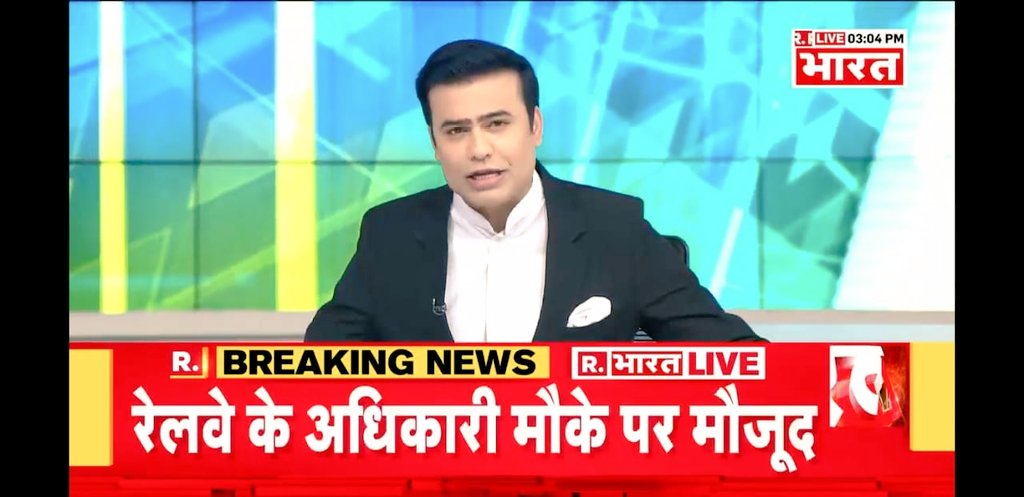 Garimaa77's tweet photo. हम तब भी आपके साथ थे...
जब दुनिया अंदर थी ... और आप बाहर
-- "मुंबई ग्राउंड रिपोर्टिंग"
हम आज भी साथ हैं ...
जब दुनिया बाहर और आप अंदर।
--- "स्टूडियो रिपोर्टिंग"
Fir kya zarurt Kolkata jane ki..😊
@SyyedSuhail
#Loyalviewer 😊😊👌 https://t.co/Z4qp9LBEDG