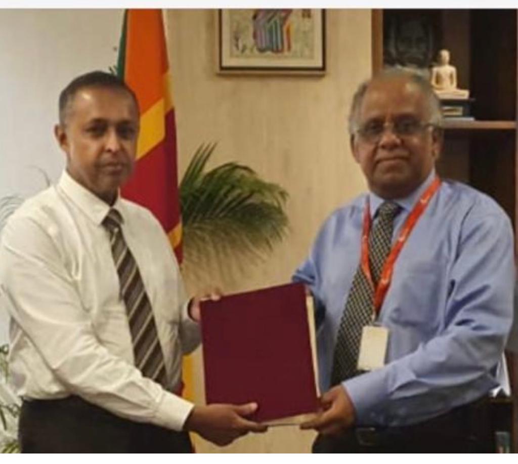 ReadToMe_EdTech's tweet photo. #RightToRead signs MoU with the Ministry of Education -Sri Lanka to implement AI tech-enabled #ReadingAndComprehension of English textbooks in all schools in the country.
This program is set to impact 4.2M students & thousands of teachers in Sri Lanka.
#EdTech
@EnglishHelper https://t.co/L2r0k46tYJ