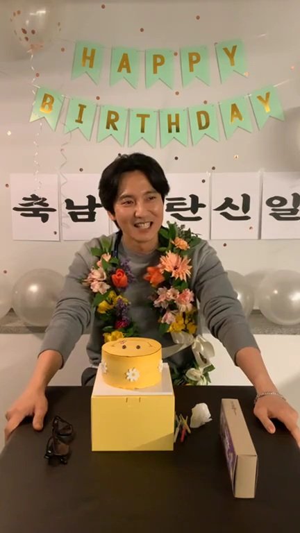 gilstory_ent's tweet photo. 우주최강 김남길 배우! 팬들과 함께 한 첫 🥳 생일 인스타 라방 🎥 full버전!!! 
https://t.co/wD6Luh4lBa

#길스토리이엔티 #gilstoryent #김남길 #kimnamgil #キムナムギル #金南佶 #happybirthday #라방풀버전 #건��하게만자라다오 #기리기리남기리 #보고또봐도또보게되리 #우주최강아카이브등극 https://t.co/CLpqDN5xFA