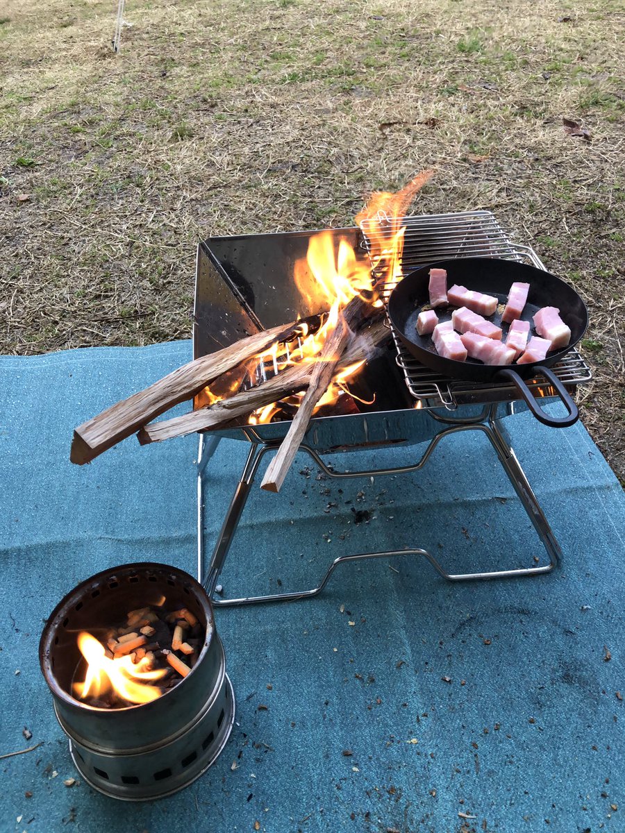 t503saka's tweet photo. ソロキャン⛺️〜
とことん呑んでみます😚
仕事の事ぜんふわすれてー😁
#ソロキャン 
#ソロトレッキング https://t.co/avrOAE7WYP