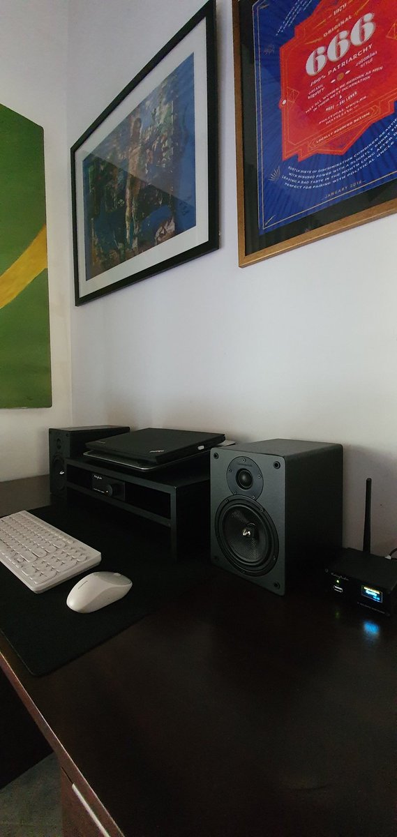 imesh_l's tweet photo. New audio setup courtesy of @kalinga. Combo of hand-me-downs, custom builds & prototypes. Love being a tech guinea pig 😁 #CambridgeAudio #WannabeAudiophile #KalingAudio #DigitalMediaPlayer #Lossless https://t.co/Uxouj9hVgI