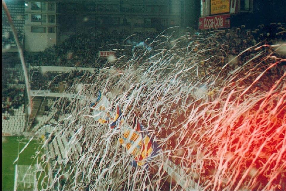 Cuando los ultras del <a href="/valenciacf/">Valencia CF</a> no sabían que el papel higiénico sería lo más apreciado en una pandemia. Vivían por encima de sus posibilidades. 💪Y⚒