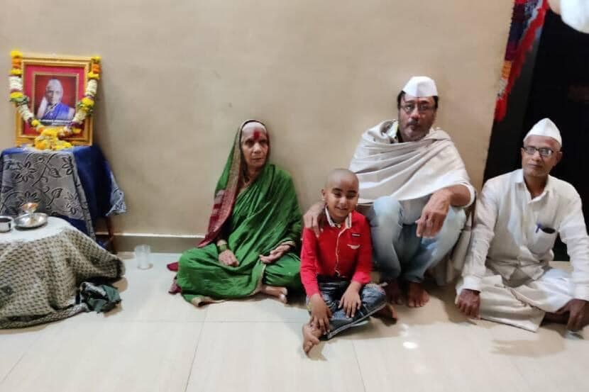 sandipkale82's tweet photo. मनाचा मोठेपणा… घरकाम करणाऱ्या मुलीच्या कुटुंबाचं सांत्वन करण्यासाठी थेट मावळमध्ये पोहचला जॅकी श्रॉफ
.
.
.
.
#Pune #MarathiNews #Neesupdate #BREAKING #bollywood #jackieshroff #maharashtra #like #follow #like4like #like #likeforlike #follow4follow #followmwm #follow #me https://t.co/n4qrLcUSKB