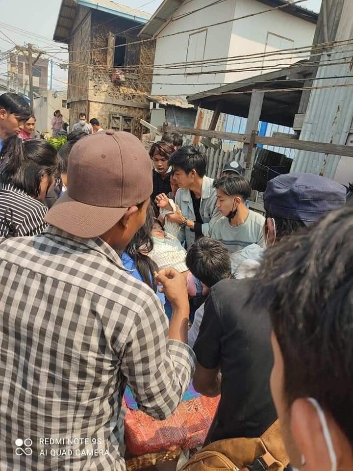 bg_rubydd's tweet photo. One #myanmar woman kept 20 student protesters in her home, who sought refuge.  In Mandalay. #Terrorist military  shot her in the head when she refused to give them away. #WhatsHappeningInMyanmar #Mar13Coup TOWARDS FEDERAL UNION https://t.co/bay31yVGjr