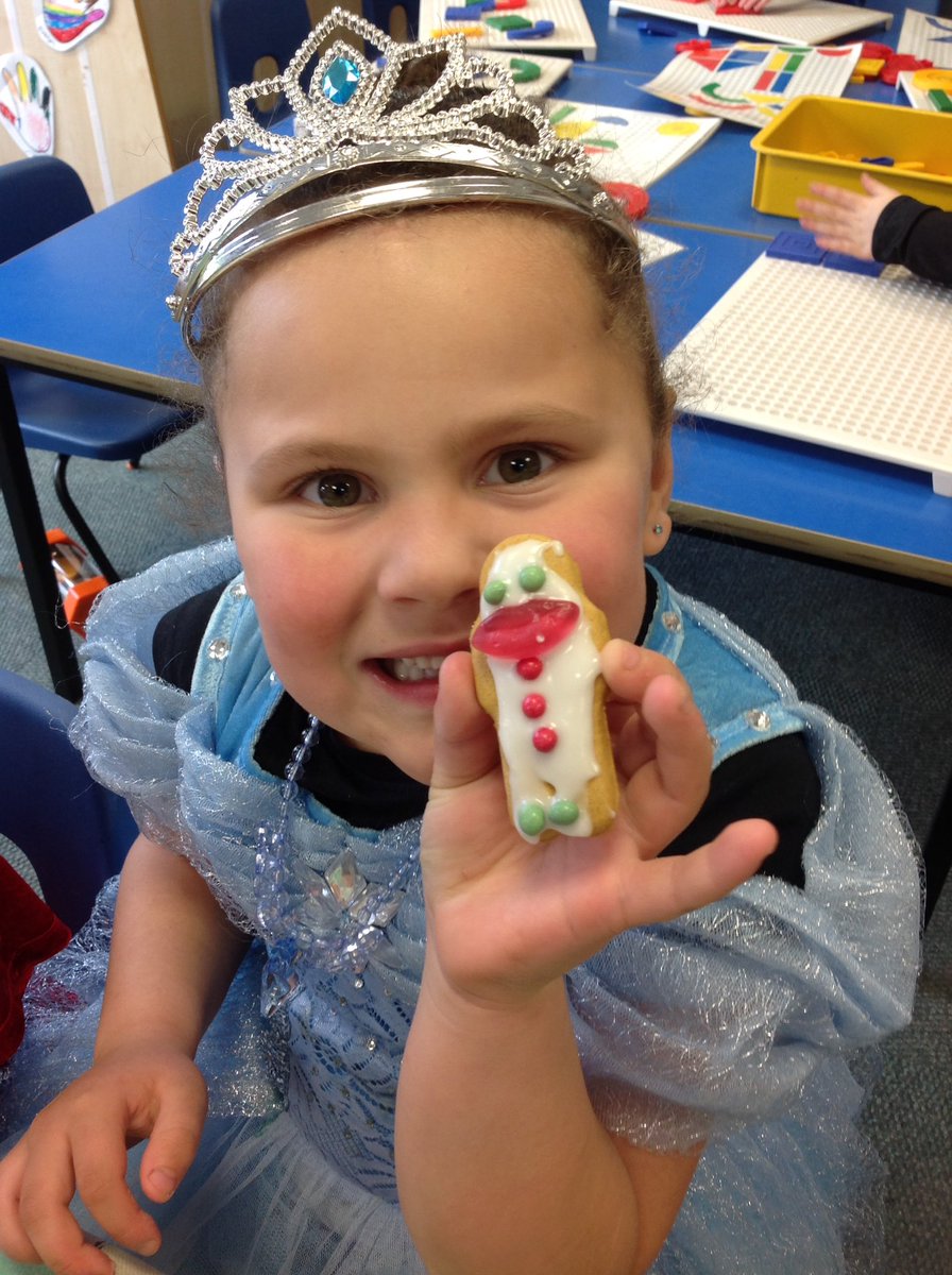 Rec_BroadOak's tweet photo. More from our book day - we loved finding all the characters and settings hidden in our classroom and outside area! 😁 https://t.co/yCvePzPv47