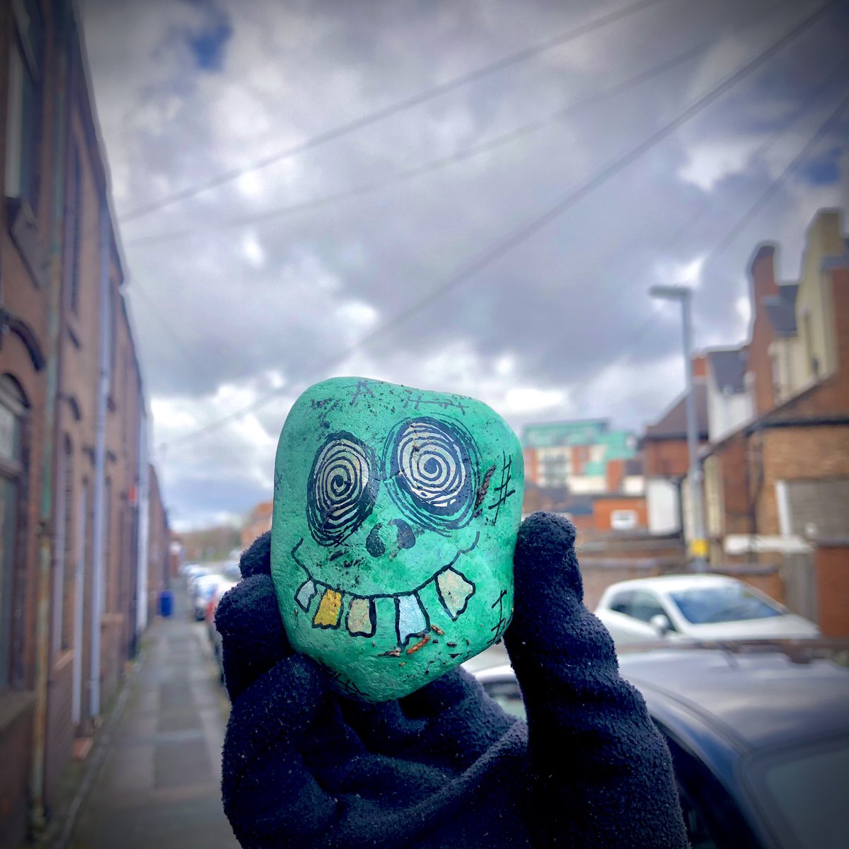 NuLMarkets's tweet photo. “Castle Rocks NuL” - it certainly does!

We took this creative zombie stone from Castle Oatcakes to its new home in Queen Elizabeth Gardens.

If you find him, then please log it here: https://t.co/67OlssidY9

#NewcastleCommon #CreativeBorough https://t.co/1ggedAJRWS