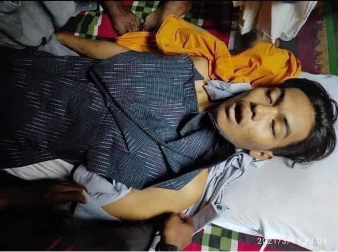Pyay, Bago Region: Martyr Htet Myat Aung(19yrs) was killed by terrorists at this morning bloody crackdown. He was shot at abdomen and died by delayed treatment as terrorists blocked the ambulances from rescuing.😭😭 #WhatsHapppeningInMyanmar #Mar13Coup