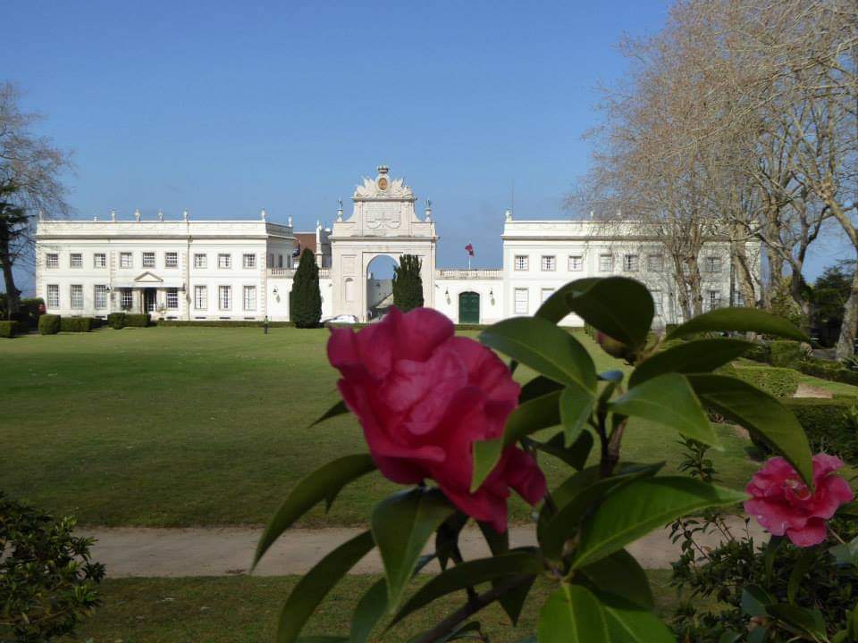 skymanuelima's tweet photo. O Palácio de Seteais, elegante palácio, agora um hotel de luxo e restaurante da Sociedade Hotel Tivoli, foi construído no século XVIII para o cônsul holandês, Daniel Gildemeester, numa porção de terra cedida pelo Marquês de Pombal. #Sintra #Palácio #Seteais #Património https://t.co/zwvCgWj3et