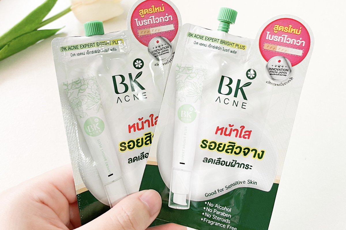 gmmgamm's tweet photo. รอยแดงเห่ออีกแล้วววว😭 แต่ดีที่มาเจอ BK Acne Expert Bright PLUS สูตรใหม่ เข้มข้นกว่าเดิม!! นอกจากจะช่วยปรับให้ผิวกระจ่างใสขึ้น ยังช่วยลดรอยดำ รอยแดง และลดการอักเสบของผิว แถมยังบำรุงผิวจากการทำร้ายของแสงแดด ปกป้องผิวจากมลภาวะอีกด้วยย👍🏻#ExpertBrightPLUS #ครีมช้างเผือก #ของดีเซเว่น https://t.co/BlMwZEosh0