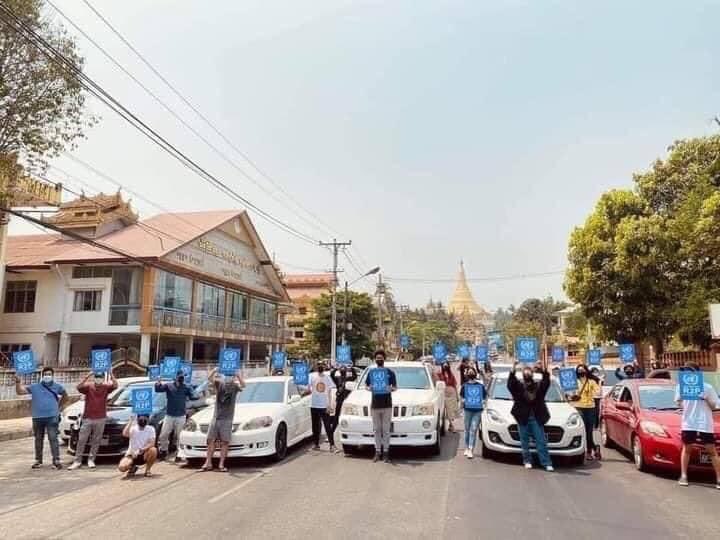 LuuHanNa4's tweet photo. Cars strike protest against military dictatorship and requesting R2P  in Yangon.

TOWARDS FEDERAL UNION
#WhatsHappeningInMyanmar  #Mar13Coup https://t.co/Thdhk8YUD5