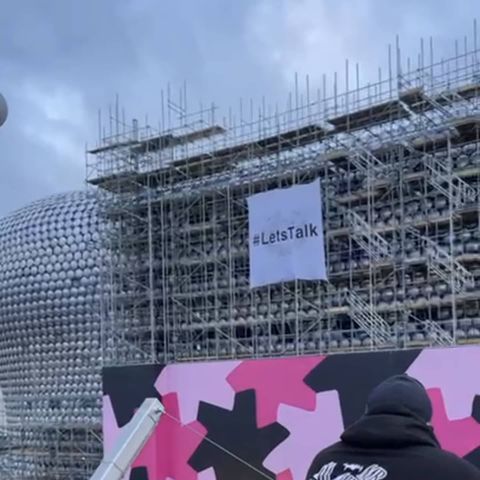 Huge 'Let's Talk' banner appears on side of #Bullring encouraging people to call someone who may be feeling #lonely in lockdown 

birminghammail.co.uk/news/midlands-…

#mentalhealth #MentalHealthMatters #loneliness #lockdown2021 #mrairborne