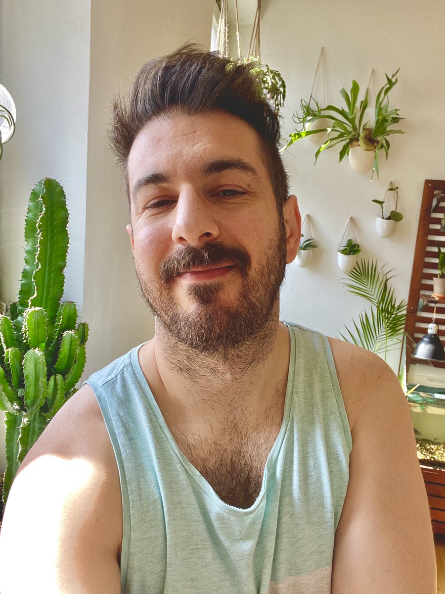 Juanantwiter's tweet photo. Plant daddy? Si soy #greenhouse #greenathome #springisthere https://t.co/4cl1tWbXdW