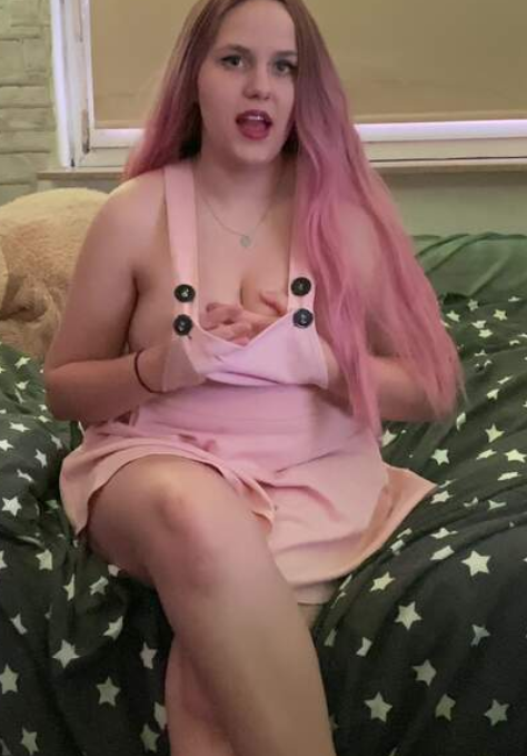 Hab mein erstes video im kleid gedreht interessiert ?😏💋