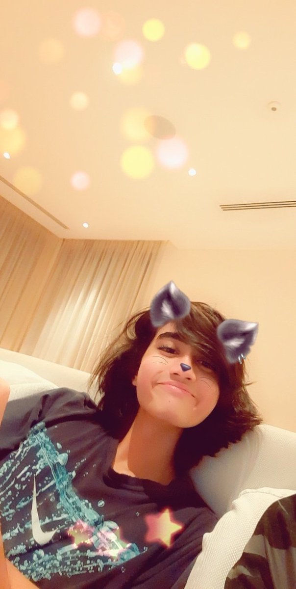 wss_owen's tweet photo. Snap filters be like #crazylife #wildones #catfilter https://t.co/9mwTEuyDGw