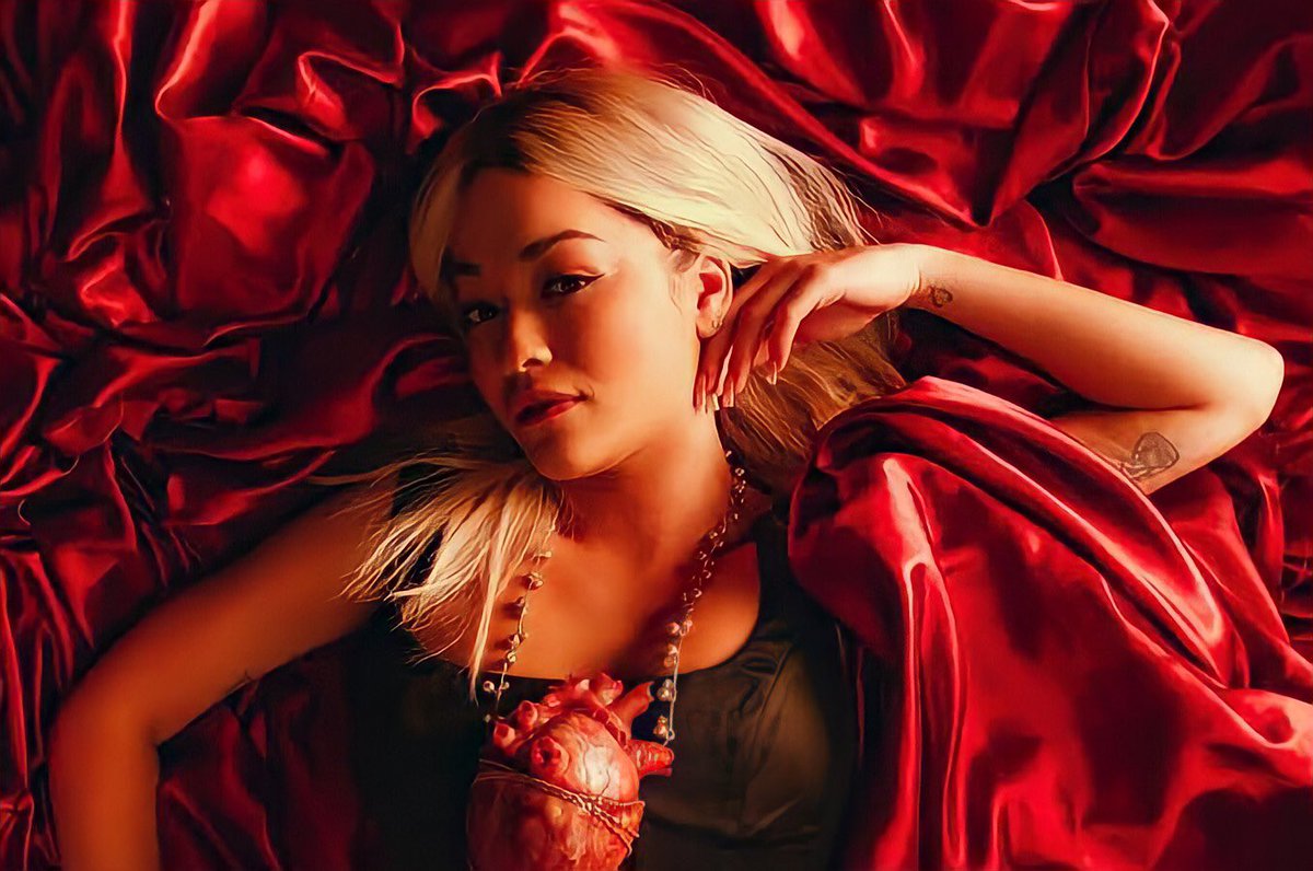 _ritaoramexico's tweet photo. Feliz primer aniversario
⚡️“How To Be Lonely”⚡️
Hace un año Rita nos regalaba esta obra maestra.
Gracias por tanto @RitaOra. 👽❤️
#ritaora #htbl #OneyearofHowToBeLonely https://t.co/noAloREjdO