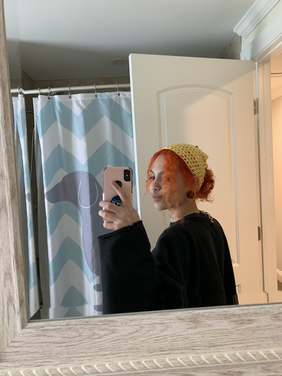 blazeandcross's tweet photo. wearing out my own creations 💛🧡 https://t.co/7t4fCxS6T8