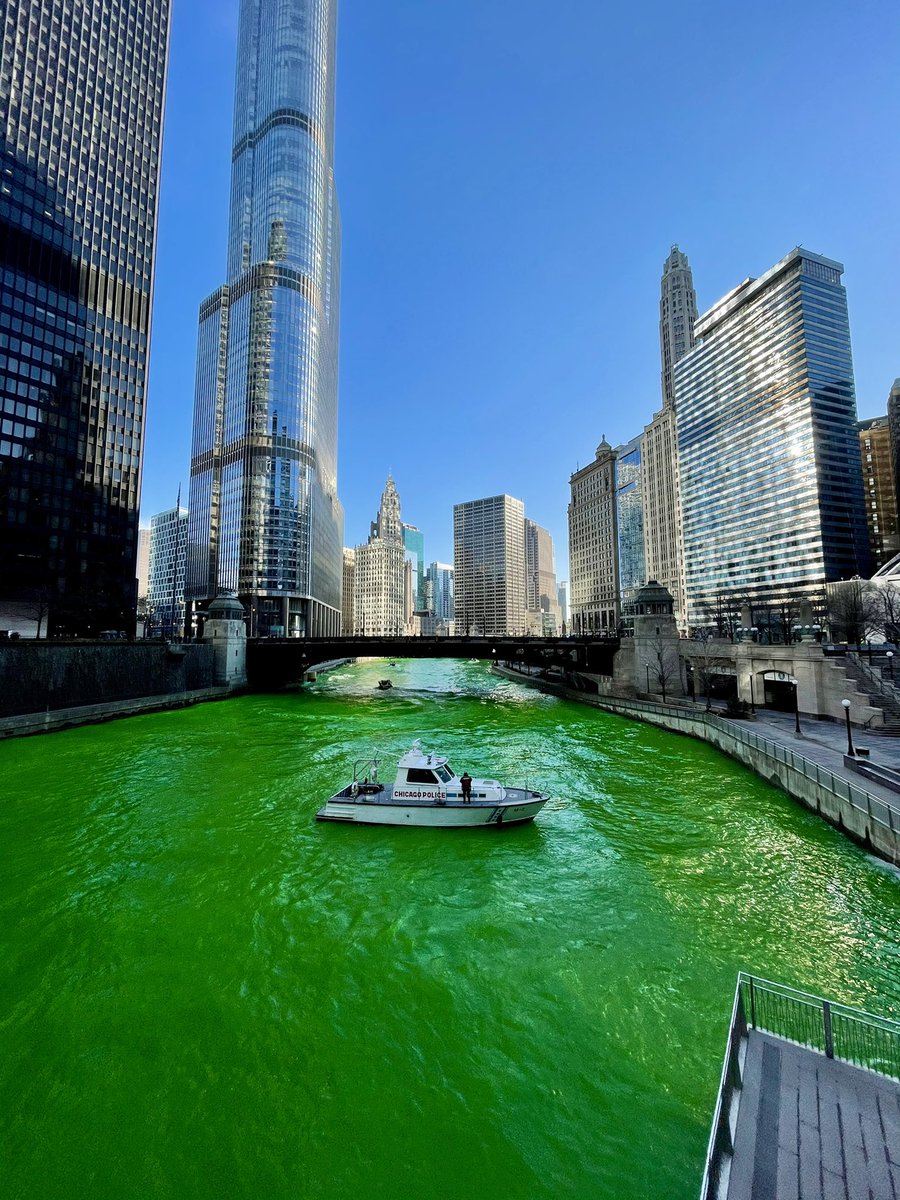 Such a wonderful surprise to see the Chicago River dyed green this year! 💚 #chicagohome <a href="/ChooseChicago/">Choose Chicago</a>