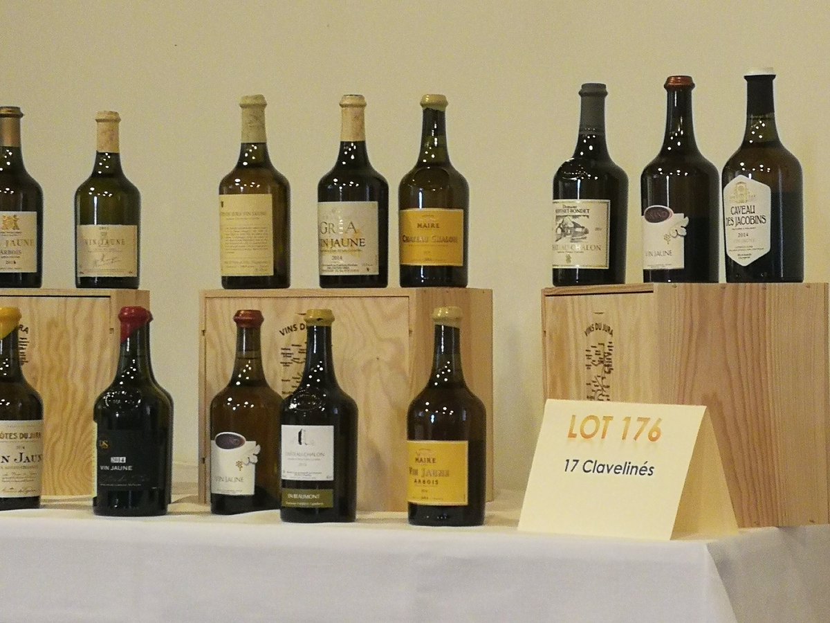 Et c'est finalement un lot de 17 Clavelinés qui a été vendu le plus cher : 1 800 euros. Une somme qui sera entièrement reversée à l'association <a href="/SapaudiaF/">Franche-Comté Moelle Osseuse</a> qui œuvre pour le don de moelle osseuse. 👏