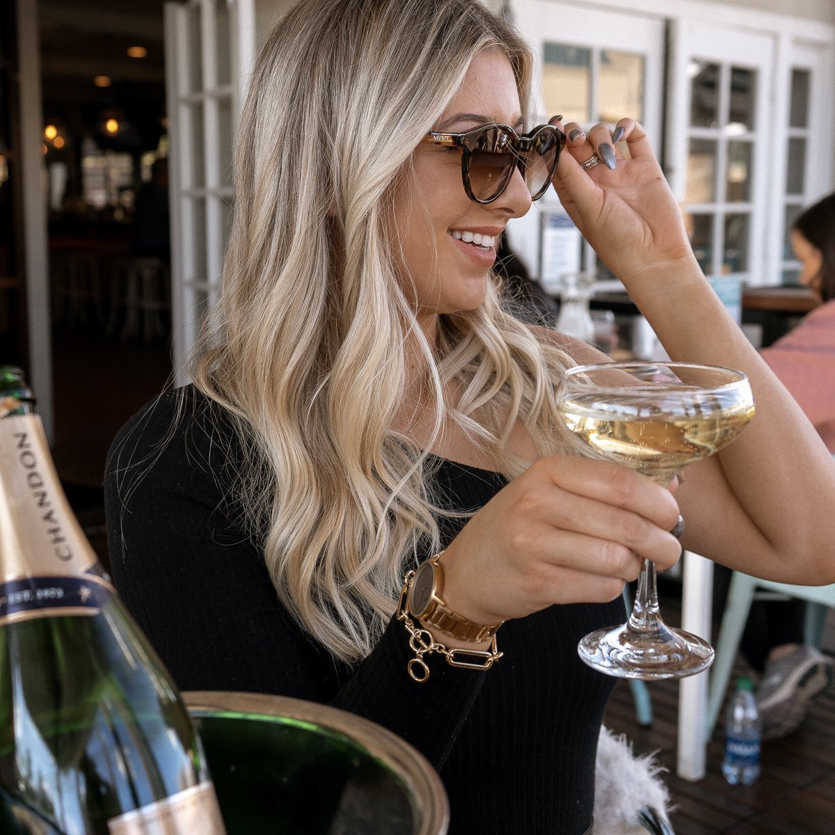 @thescottsdaleblonde showing us how to get this weekend started with some Chandon and Brunch on our patio!