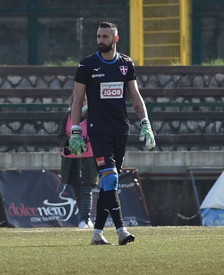 Esclusiva VNV: L’intervista al portierone del @NovaraChannel Ivan Lanni, uno dei “pararigori” più decisivi in Europa!

vanovarava.it/vnv/index.php?…

<a href="/LegaPro/">Lega Pro News</a> @LegaProOfficial <a href="/NewsTuttoC/">TuttoC</a> <a href="/TuttoMercatoWeb/">TUTTOmercatoWEB</a> <a href="/Alby_superstar/">Alberto Battimo</a>